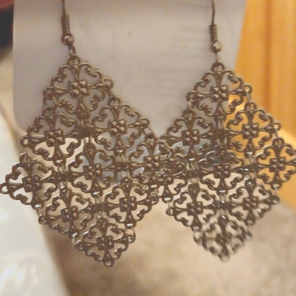 Jewelry Earrings Dangle Diamond Shaped Gold and White Toned French Wire Closure